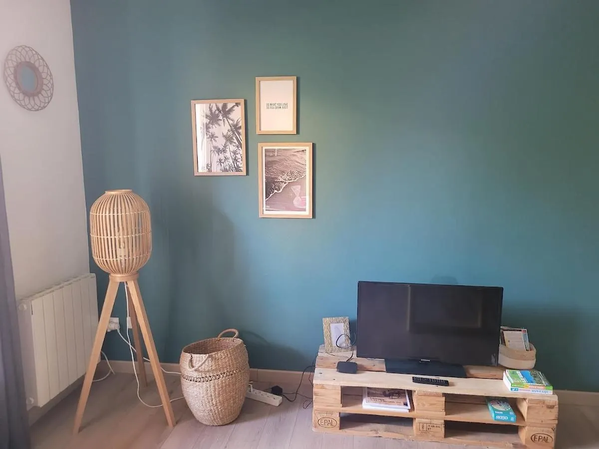 Joli T2 A Giens Apartment Hyeres 0*,  France